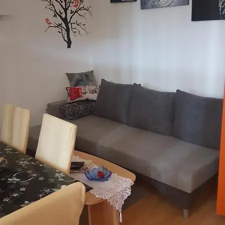 Vera Apartman *