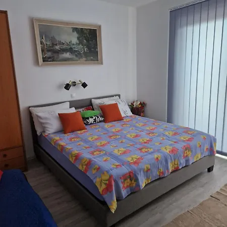 Vera Apartman *